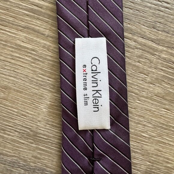 Calvin Klein Men’s Purple Extreme Slim 100% Silk Tie with Stripe Accents - Picture 3 of 6